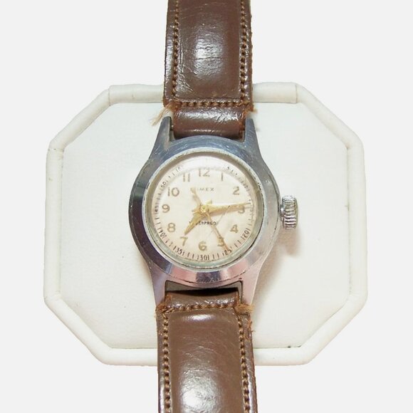 Vintage Timex Women's Wind Up Watch Self Wind Watch Brown Leather Band Works - Picture 1 of 2